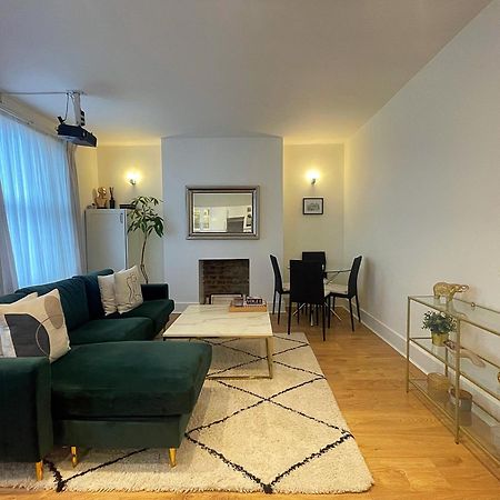 Queen Bedroom In Maida Vale London Kültér fotó