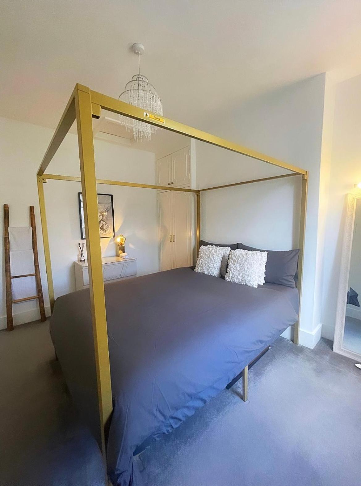Queen Bedroom In Maida Vale London Kültér fotó