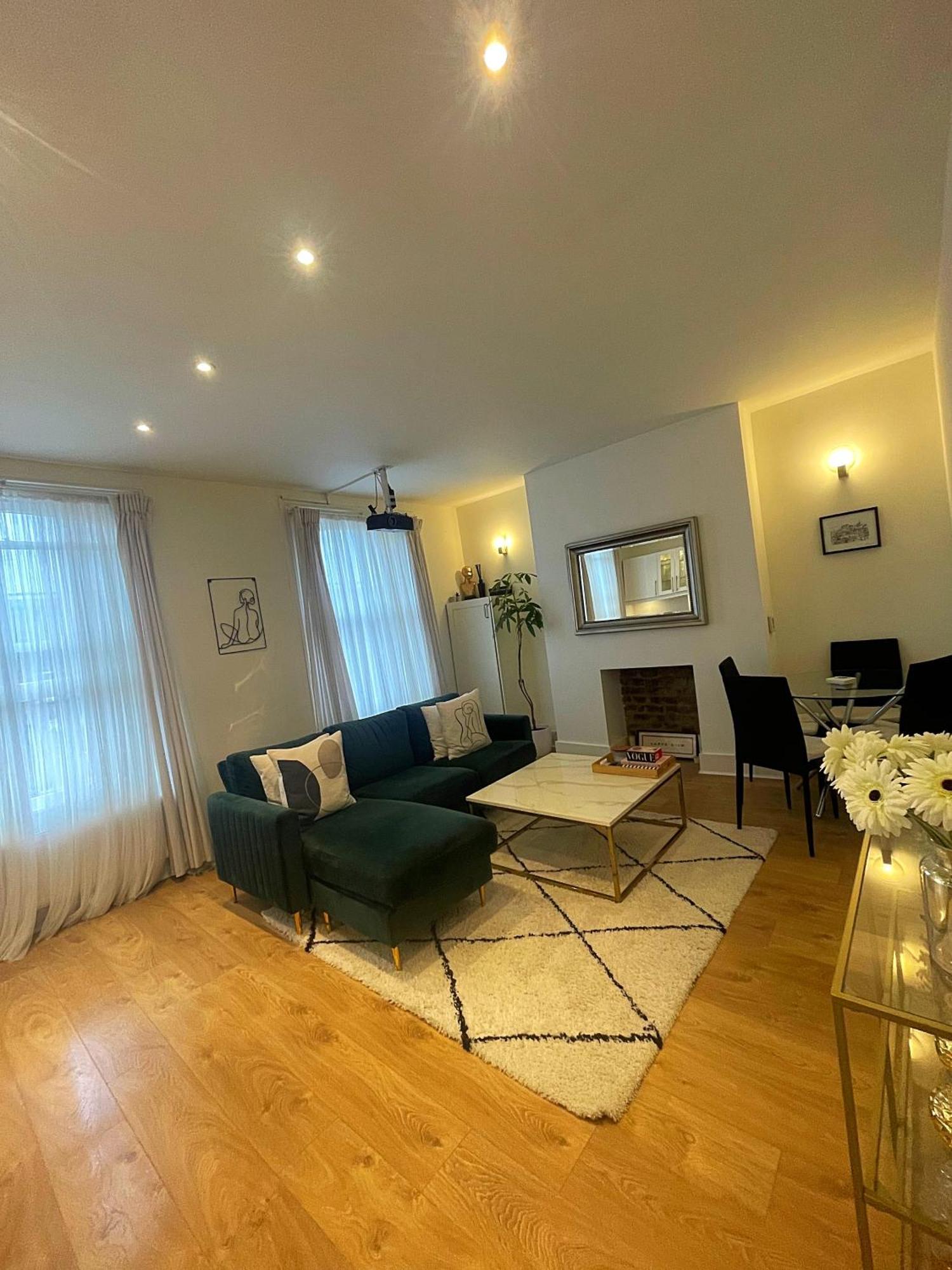Queen Bedroom In Maida Vale London Kültér fotó