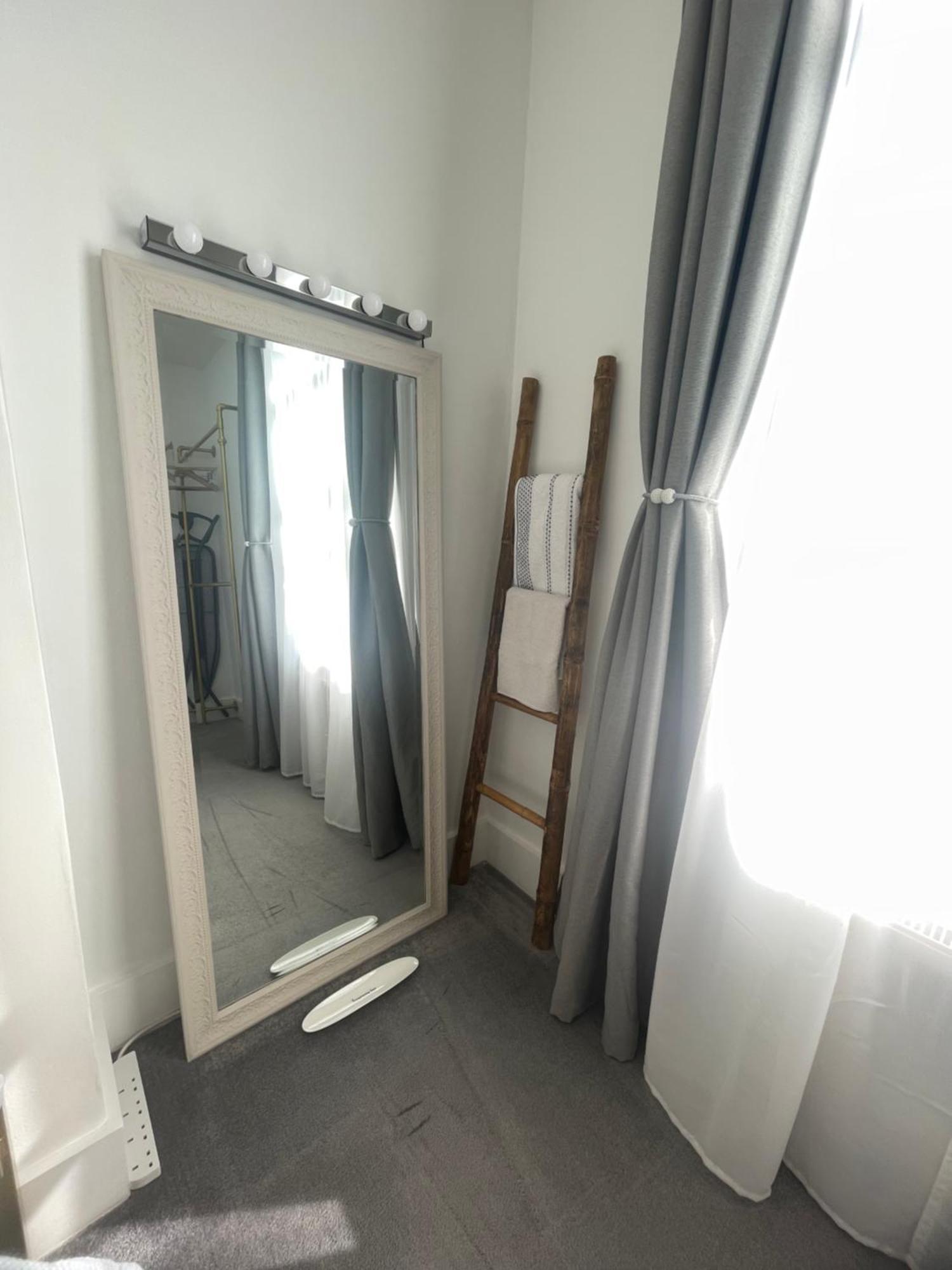 Queen Bedroom In Maida Vale London Kültér fotó